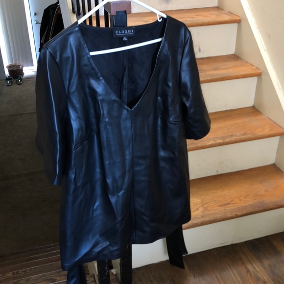 Eloquii black V-neck polyurethane blouse - Picture 5 of 8